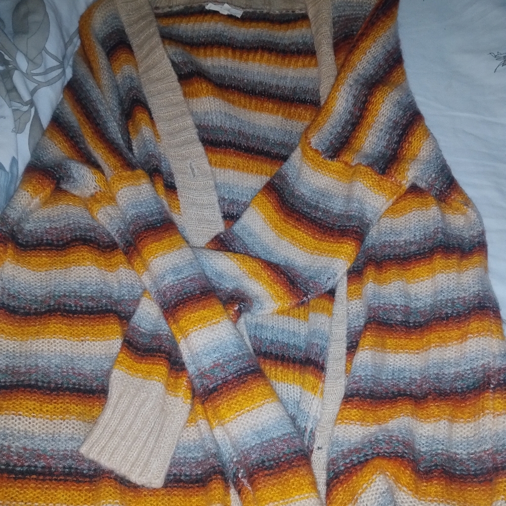 Sweater/cardigan